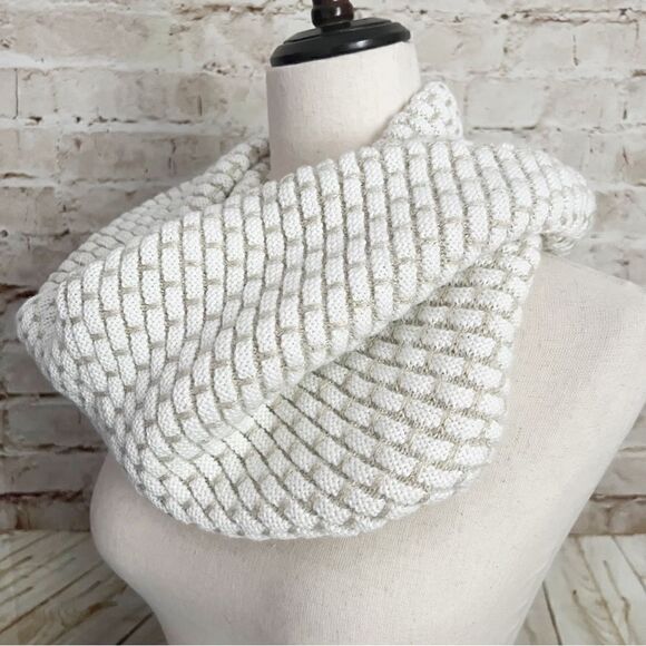 Calvin Klein chunky knit cowl scarf - Picture 1 of 4
